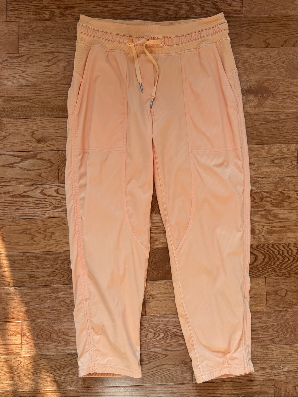 Lululemon size 6 Dance Studio Mid-Rise Cropped Pant
